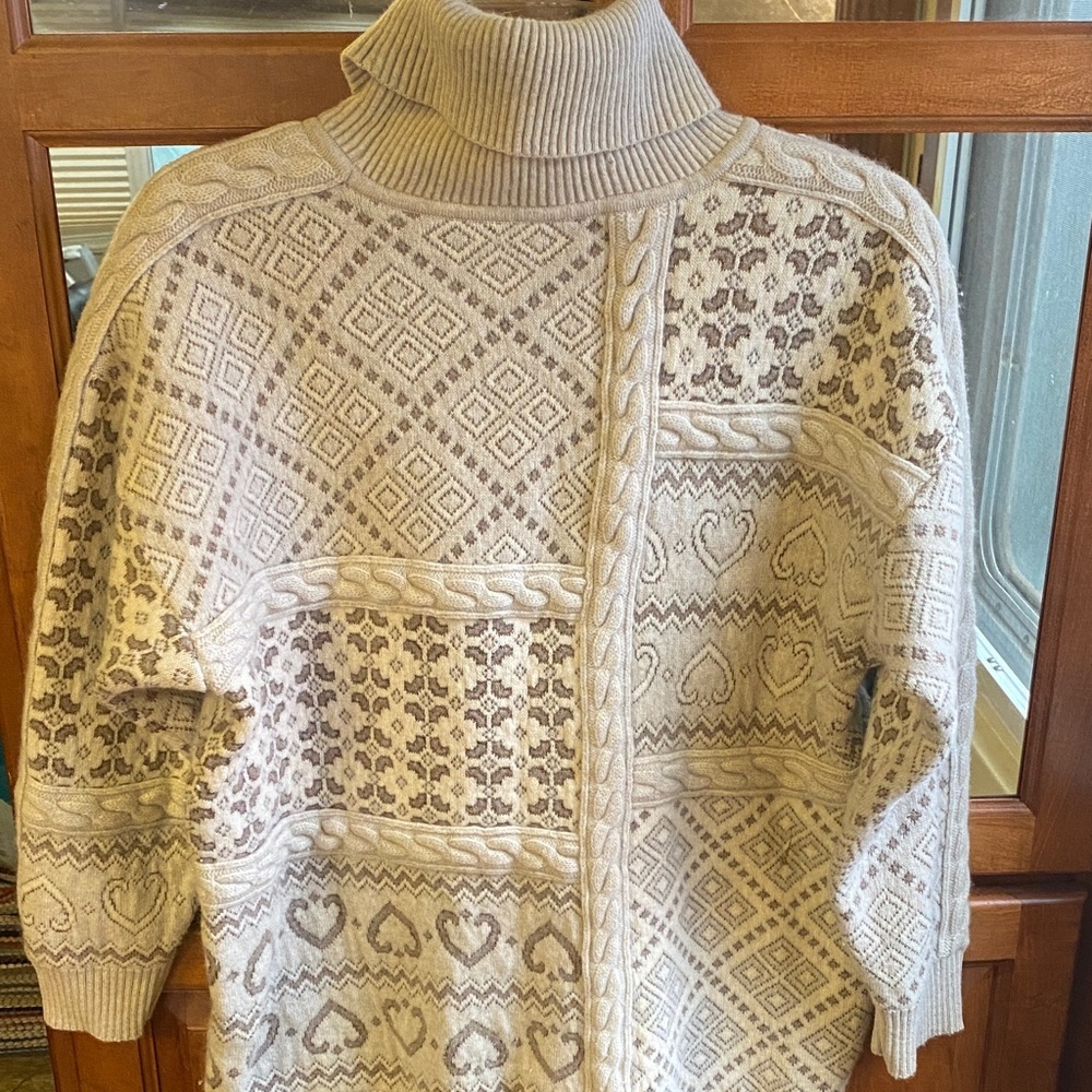 Wool/Cashmere Blend Knit Turtleneck Size 38 Sweater Fall Cozy Winter Luxury